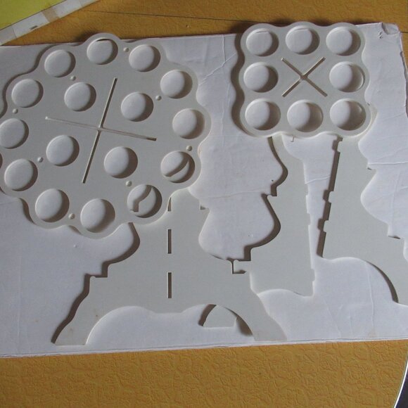 Vintage Easter Egg Holiday Tree by Saittis - Picture 3 of 7